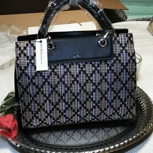 🌞👜NEW SPRINGTIME BCBG GENERATION PHOEBE SATCHEL